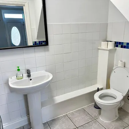 3 Bedrooms Spacious House, Separate Reception, 2 Full Bathrooms, Parking, Garden London Exterior foto